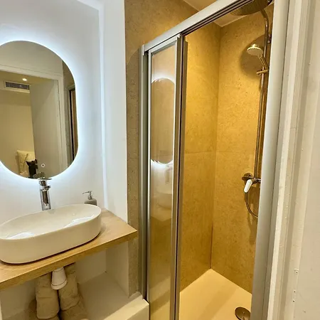 Charming 3br - 3ba - 3wc